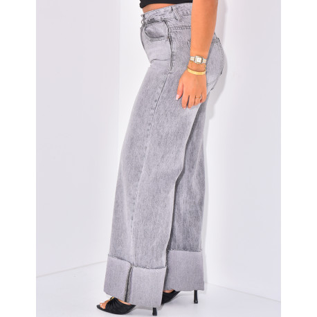 Jeans taille haute et droit à large revers