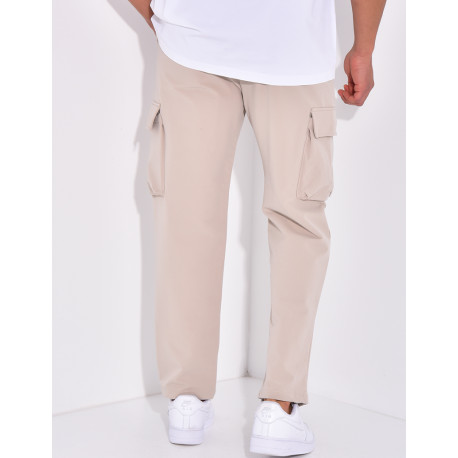 Cargo trousers with pockets