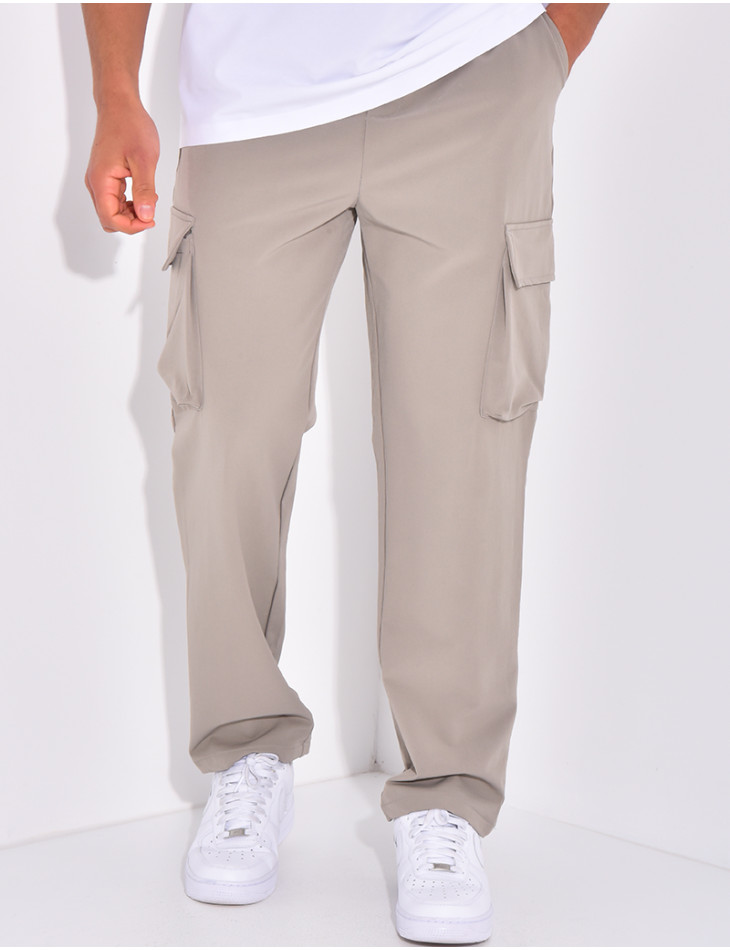 Cargo trousers with pockets