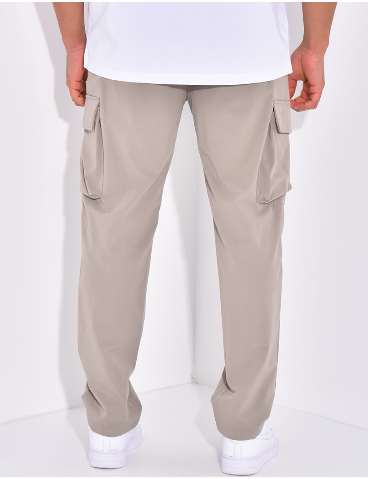 Cargo trousers with pockets