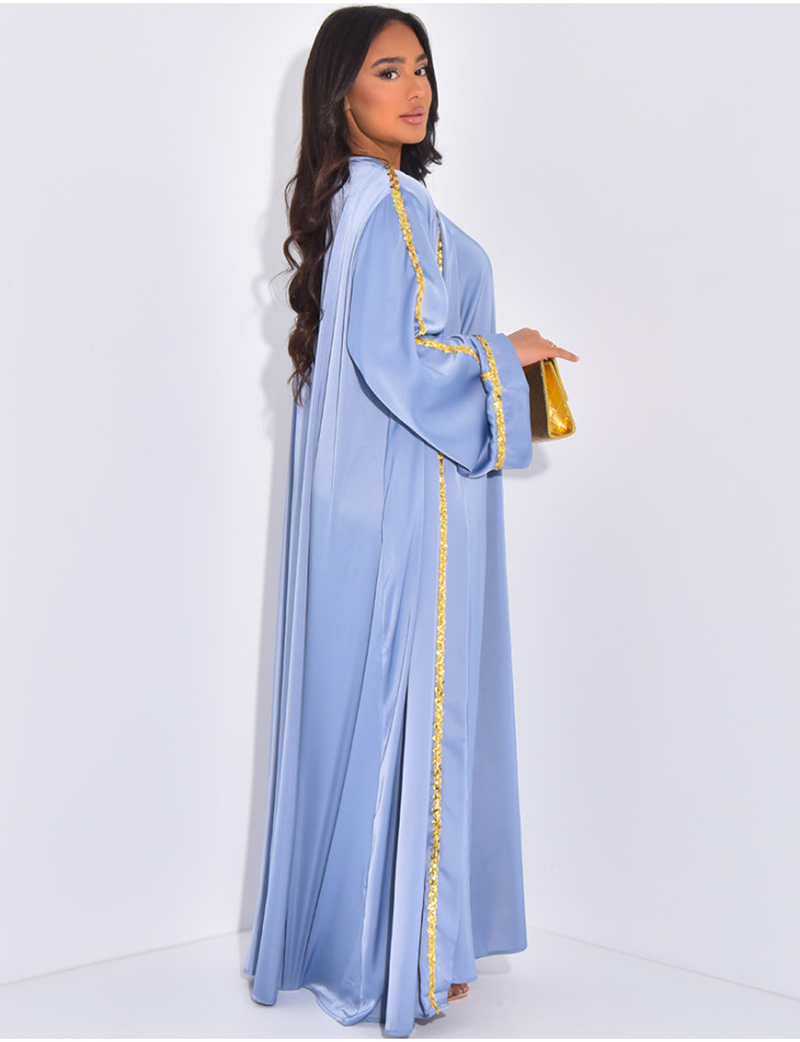 Set aus ärmellosem Kleid und Kimono mit gestickten Pailletten.