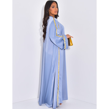 Set aus ärmellosem Kleid und Kimono mit gestickten Pailletten.