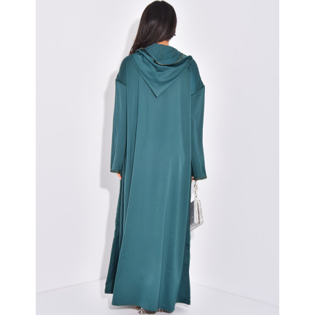 Abaya premium en satin à cristaux brodés à la main à capuche