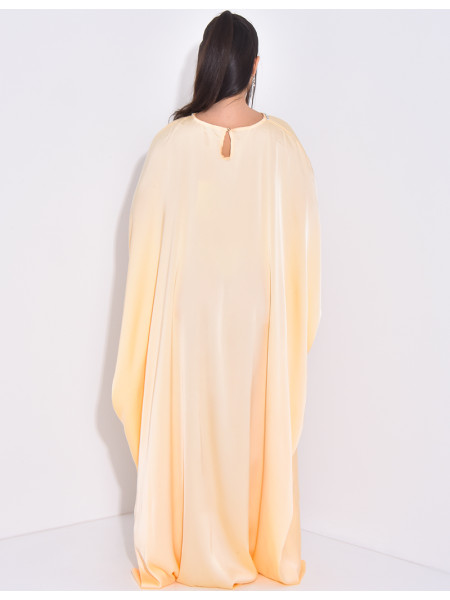 Abaya mit farbigem Schmuck