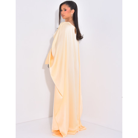 Abaya mit farbigem Schmuck