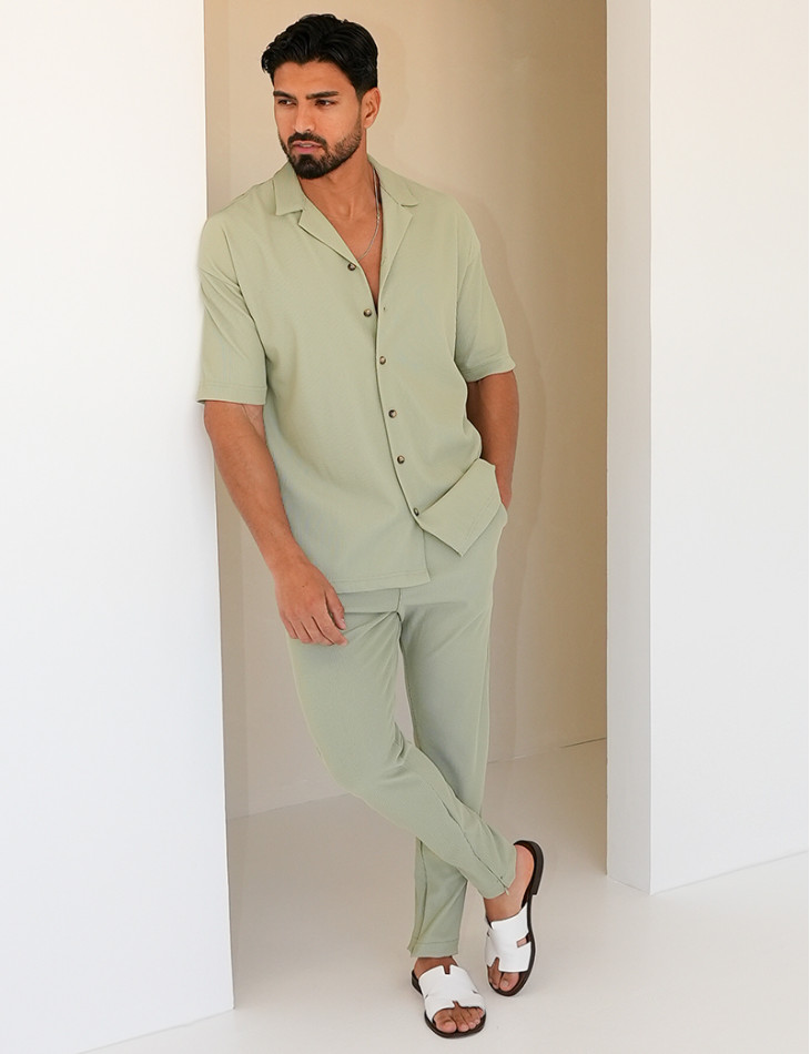 Ensemble pantalon et chemise plissé