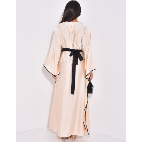 Abaya cintrée à bordures contrastantes