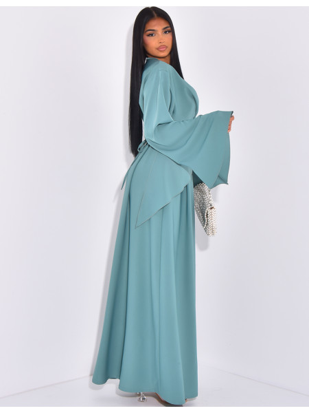 Langes Kleid mit gekreuztem Effekt an der Taille