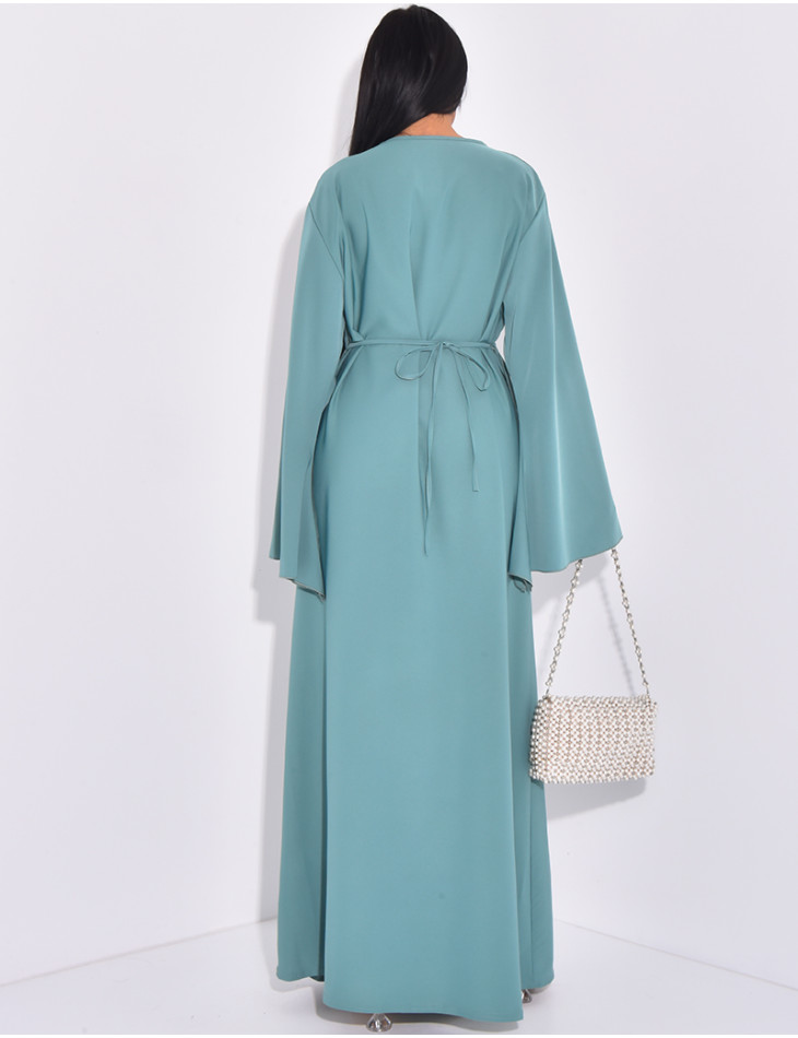 Langes Kleid mit gekreuztem Effekt an der Taille