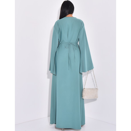 Langes Kleid mit gekreuztem Effekt an der Taille