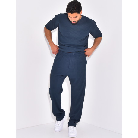 Set aus Hose und geripptem T-Shirt