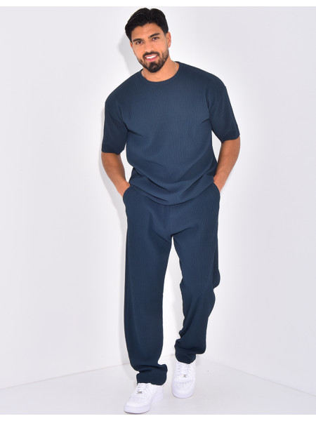 Set aus Hose und geripptem T-Shirt