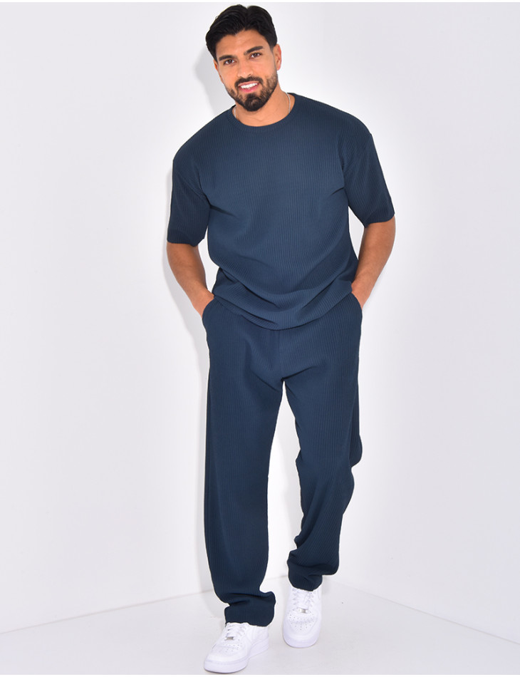 Set aus Hose und geripptem T-Shirt