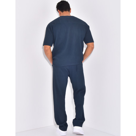 Set aus Hose und geripptem T-Shirt