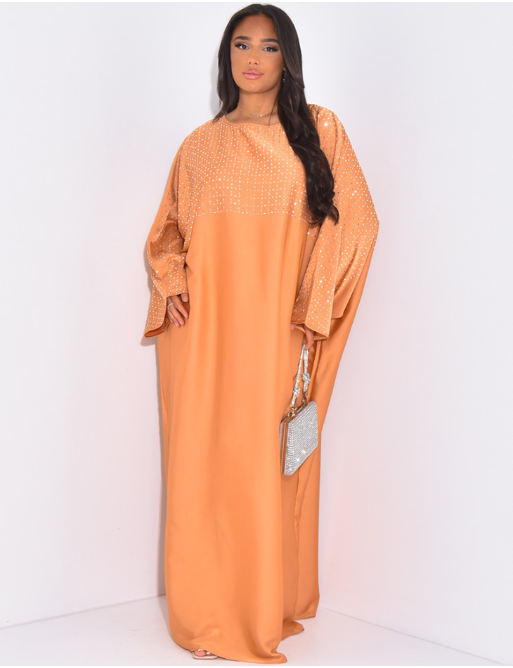 Loose-fitting abaya with rhinestones on the shoulders
