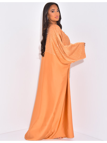 Loose-fitting abaya with rhinestones on the shoulders