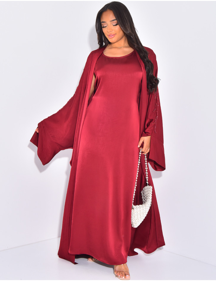Set aus Kleid und Premium-Kimono mit Strasssteinen an den Ärmeln.