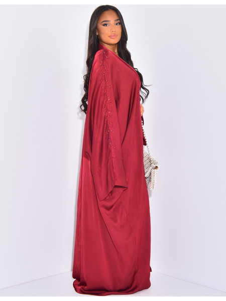 Set aus Kleid und Premium-Kimono mit Strasssteinen an den Ärmeln.