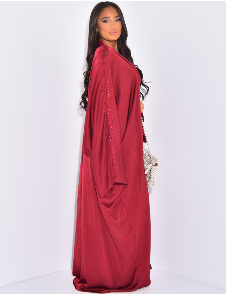 Set aus Kleid und Premium-Kimono mit Strasssteinen an den Ärmeln.