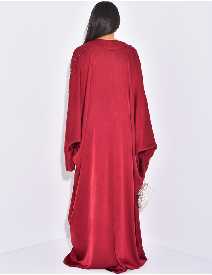 Set aus Kleid und Premium-Kimono mit Strasssteinen an den Ärmeln.