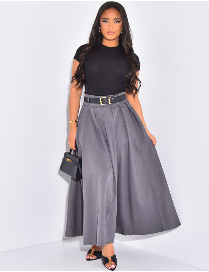 High-waisted flared skirt with darts