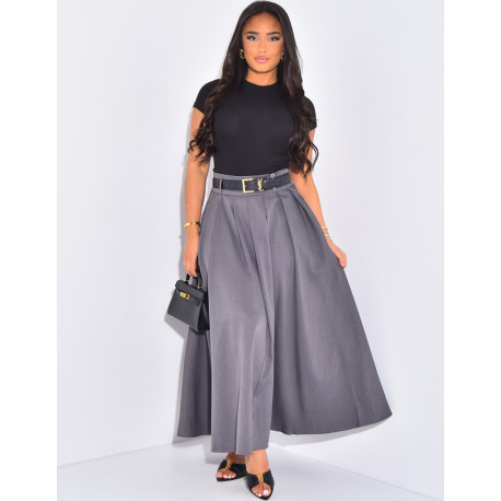 High-waisted flared skirt with darts