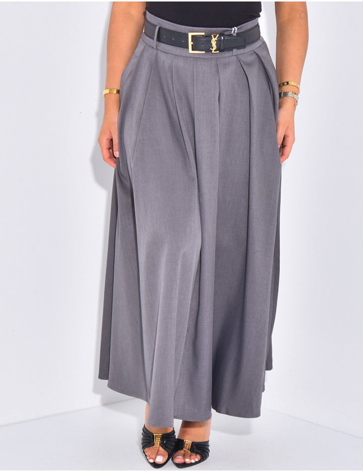 High-waisted flared skirt with darts