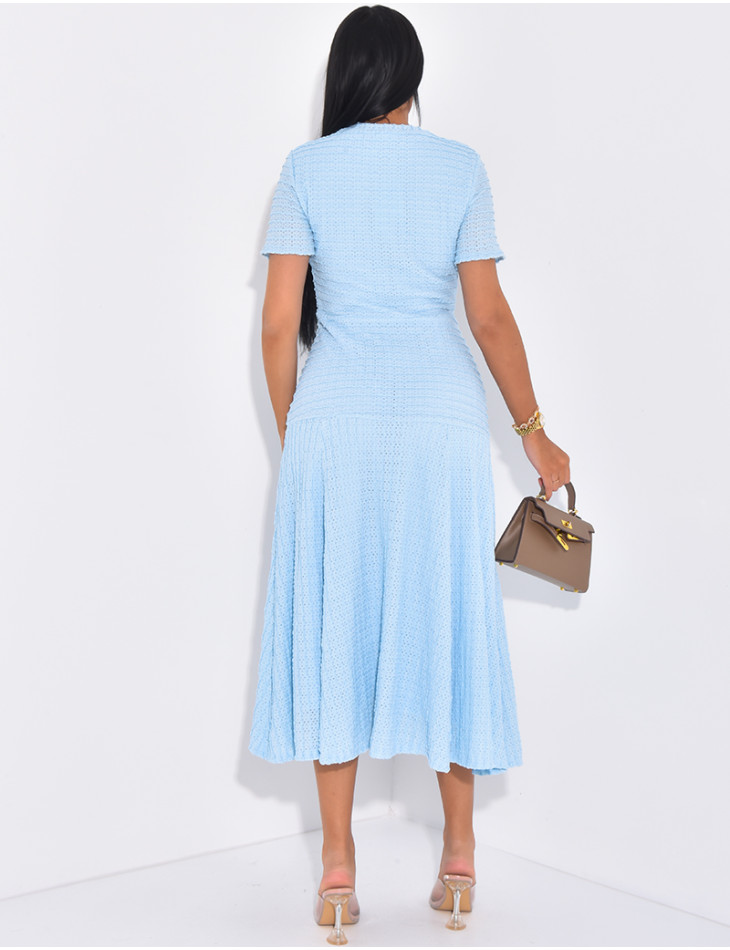Robe longue texturée & évasée à boutons dorés