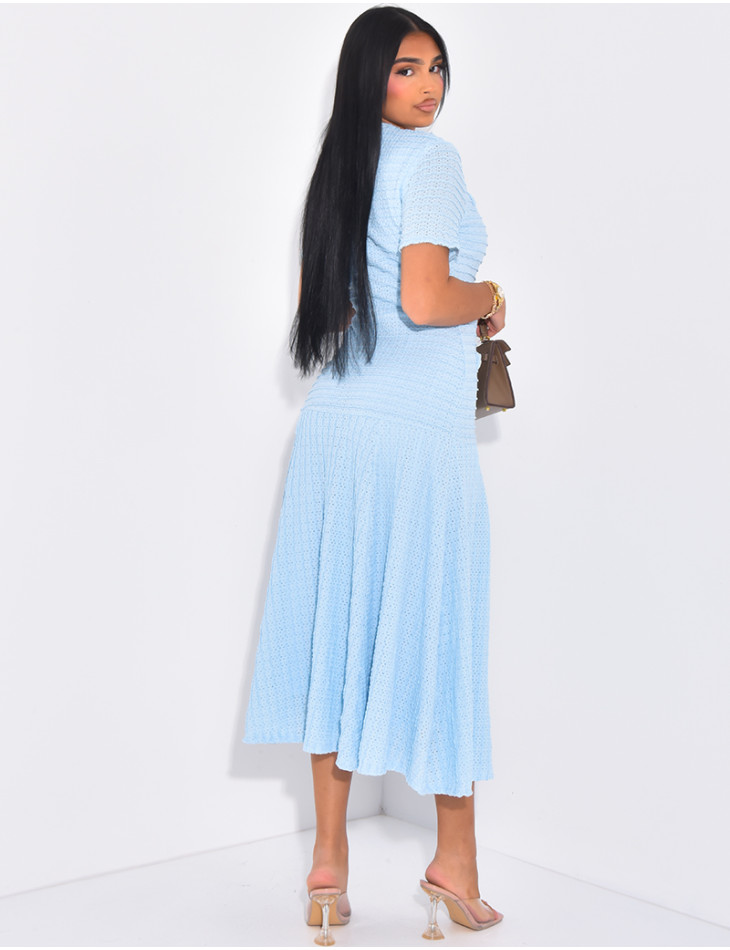 Robe longue texturée & évasée à boutons dorés
