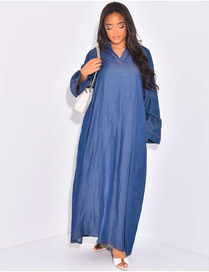 Langes Kleid aus fließendem Jeansstoff mit Polokragen