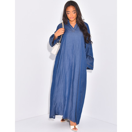 Langes Kleid aus fließendem Jeansstoff mit Polokragen