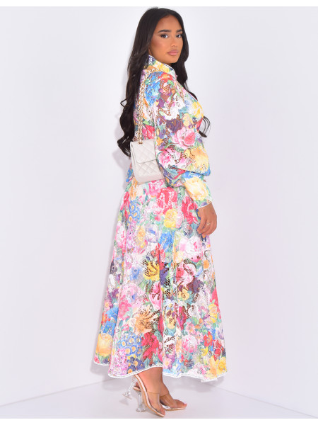 Sehr langes Kleid aus bunter Spitze zum Knöpfen