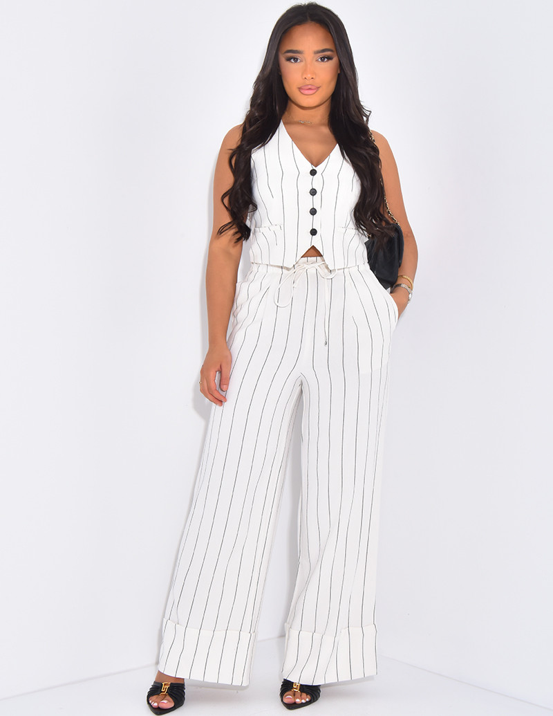 Sleeveless waistcoat and...