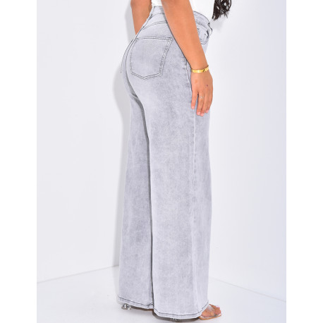 Jeans mit hoher Taille und breiter Passform mit heller Waschung