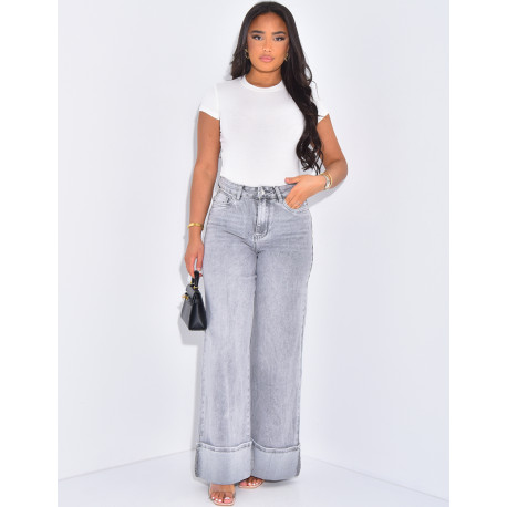Weit geschnittene Jeans mit dickem Revers
