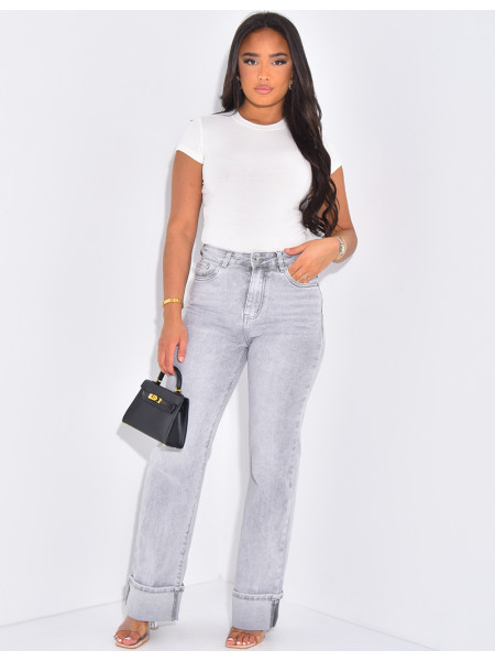 Gerade geschnittene Jeans mit breitem Revers