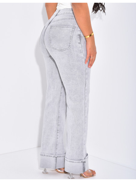 Gerade geschnittene Jeans mit breitem Revers