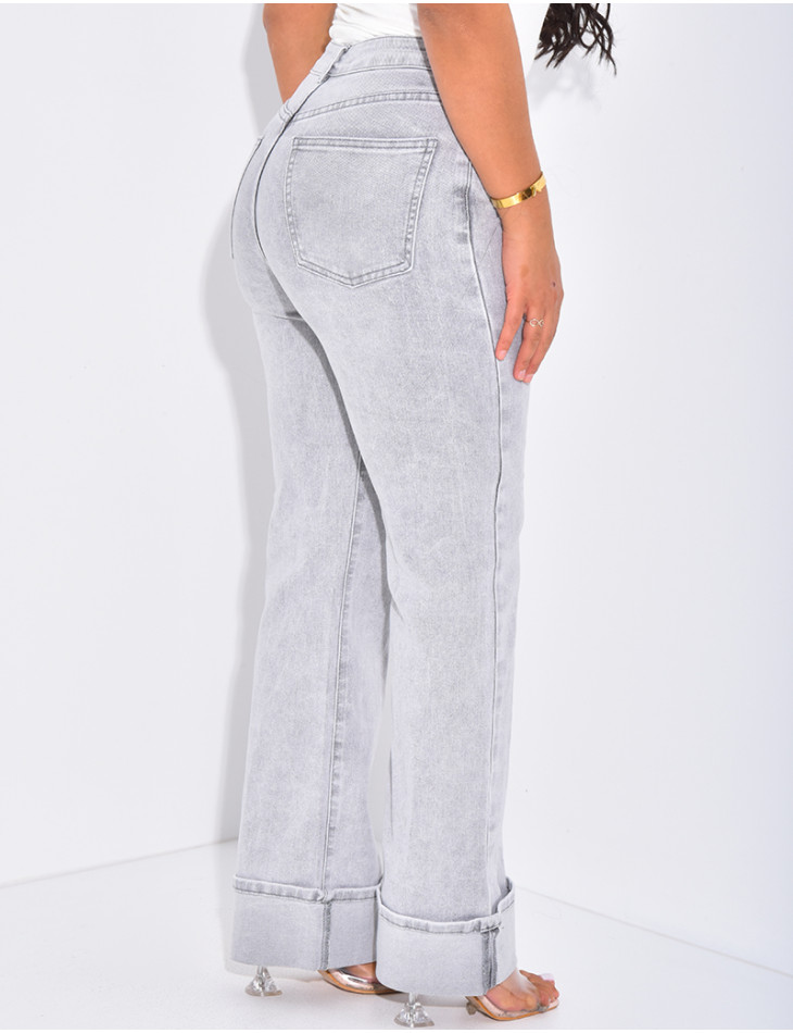 Gerade geschnittene Jeans mit breitem Revers