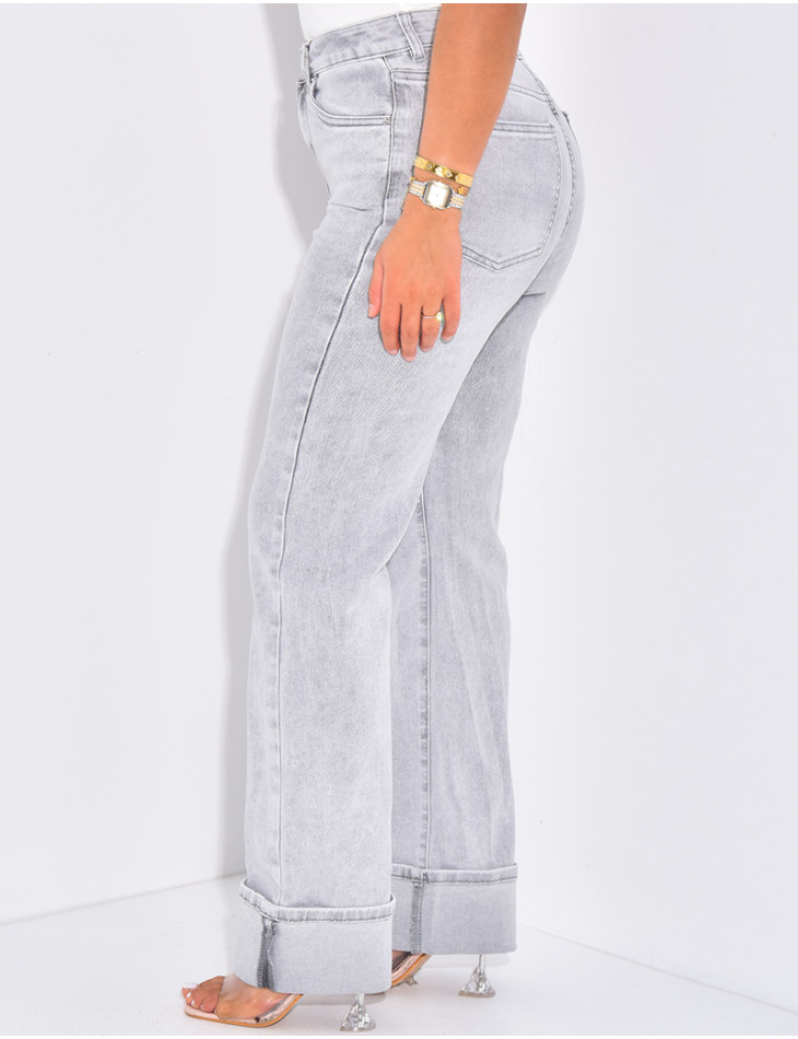 Gerade geschnittene Jeans mit breitem Revers