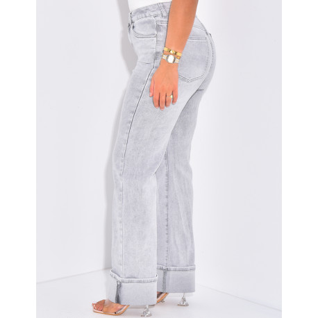 Gerade geschnittene Jeans mit breitem Revers