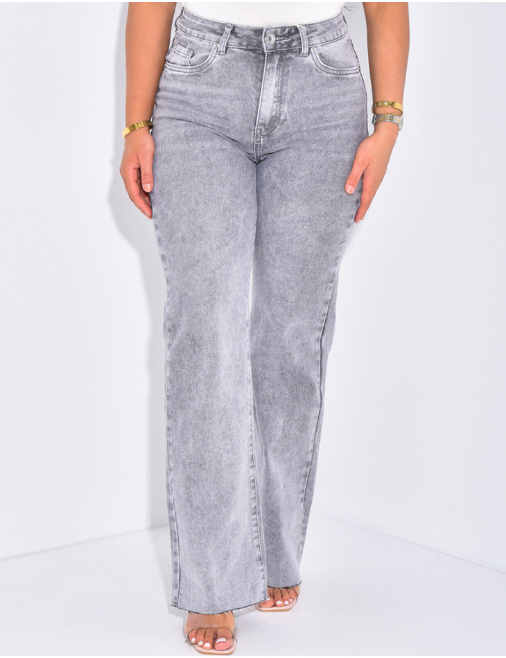 Straight cut high waist jeans in stretch fabric