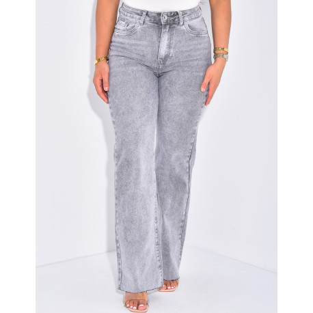 Straight cut high waist jeans in stretch fabric