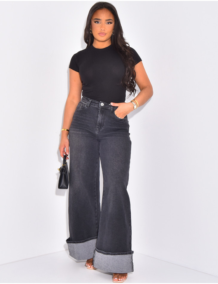 Weit geschnittene Jeans mit dickem Revers