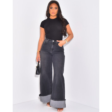 Weit geschnittene Jeans mit dickem Revers