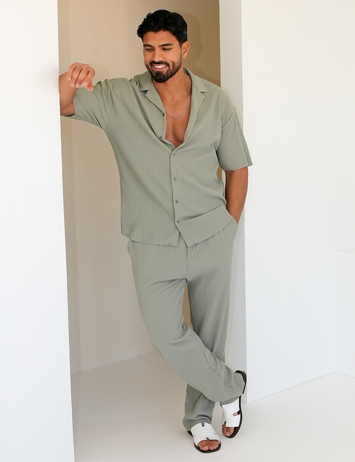 Ensemble plissé pantalon et chemise manches courtes