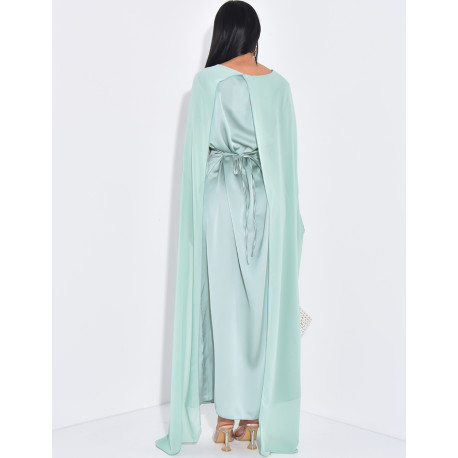 Langes Kleid aus Satin mit Schleier ( wird im Rücken gebunden )