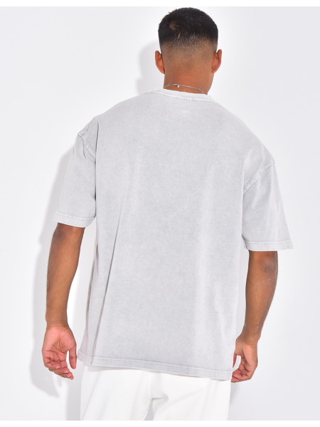 T-shirt washed "Adore me"