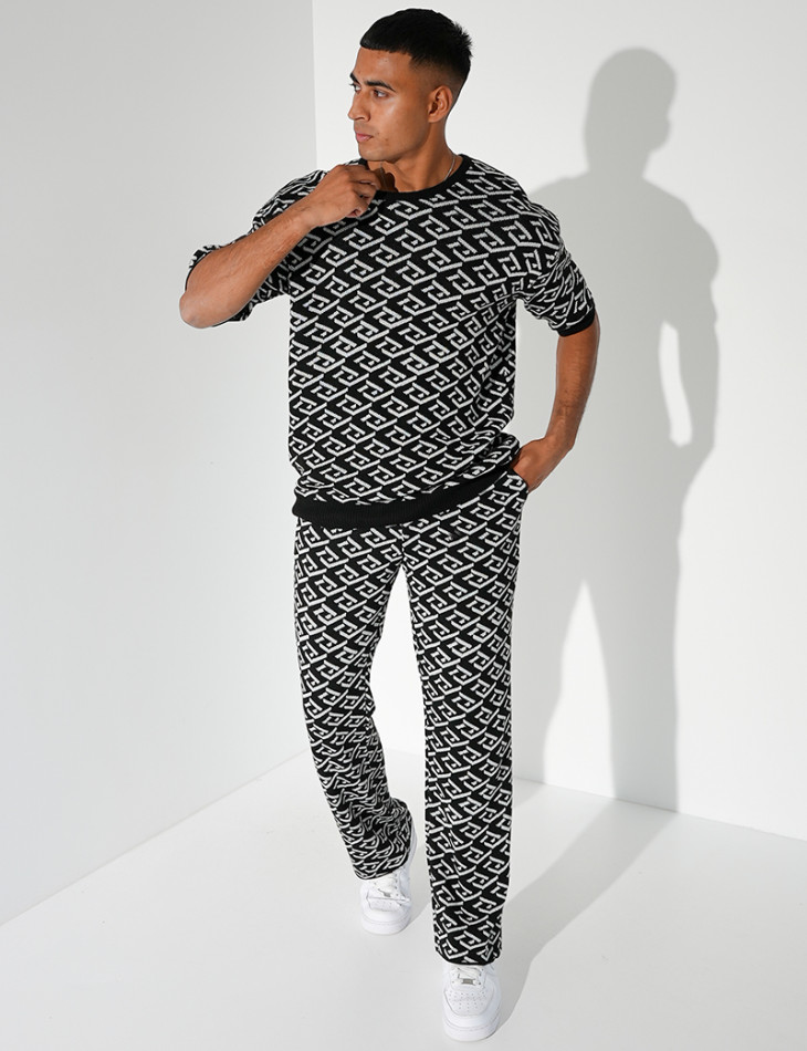 T-shirt and pants set