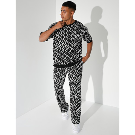 T-shirt and pants set