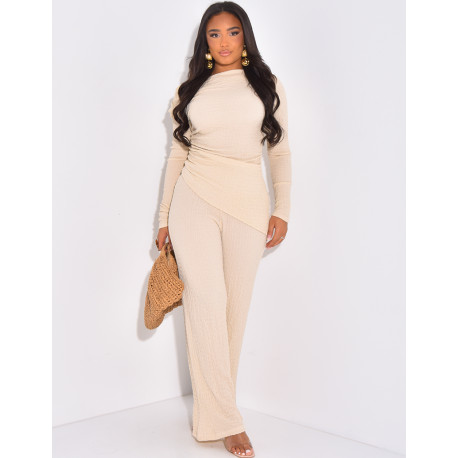 Ensemble texturé pantalon et top asymétrique